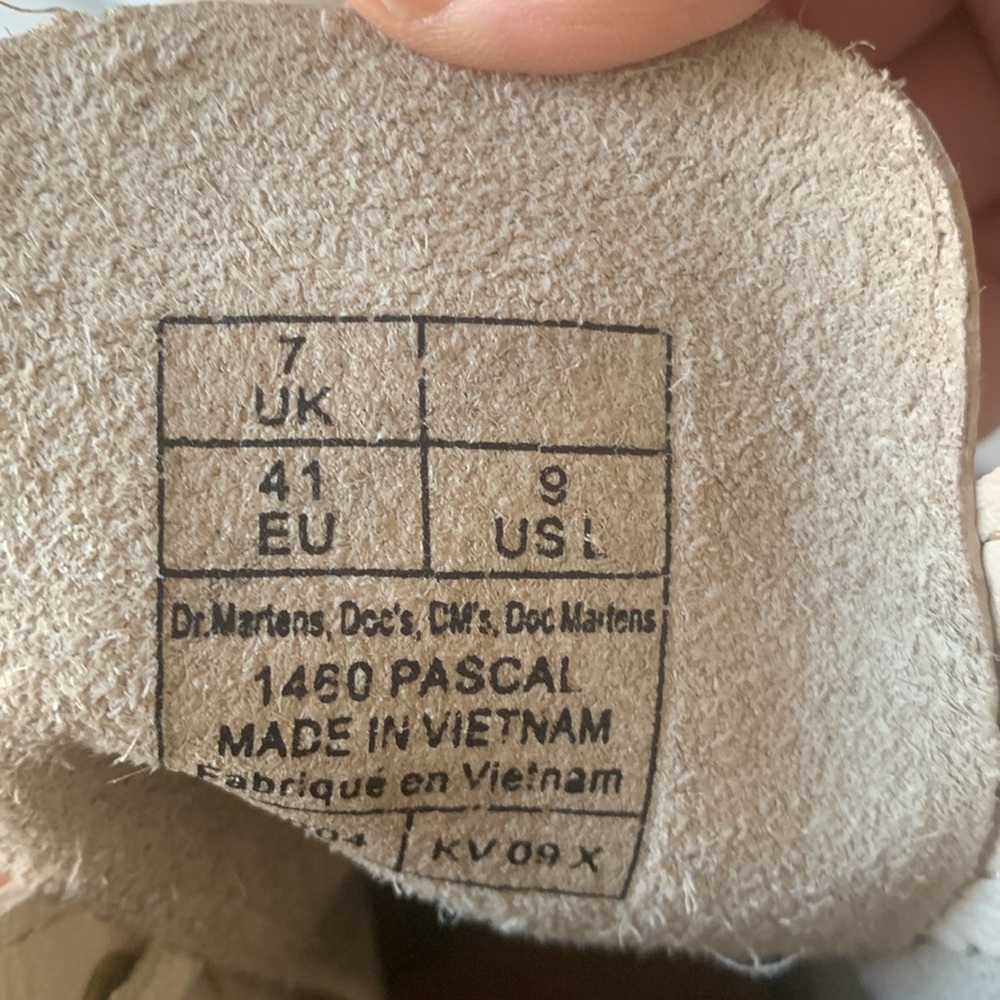 Dr. Martens 1460 Pascal Virginia Leather Boots in Vintage Taupe | US 9 - Picture 12 of 12